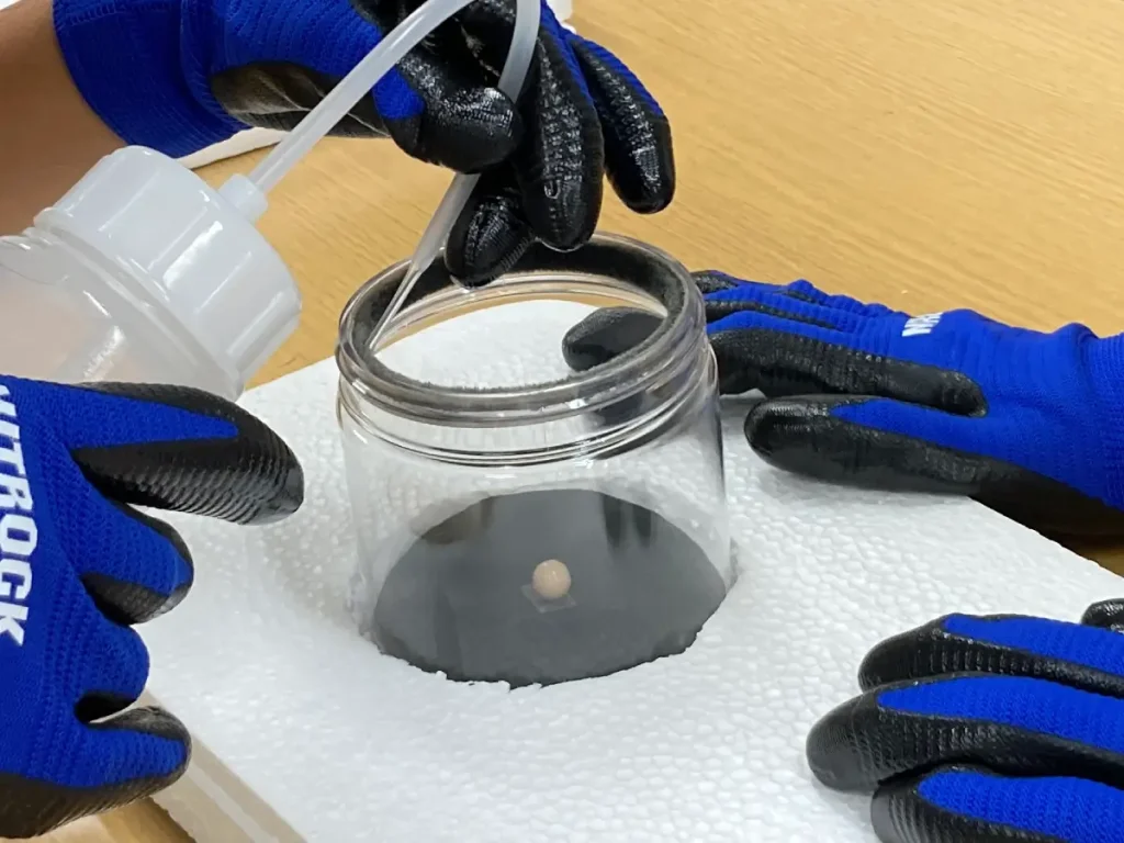 霧箱実験プラスチック容器